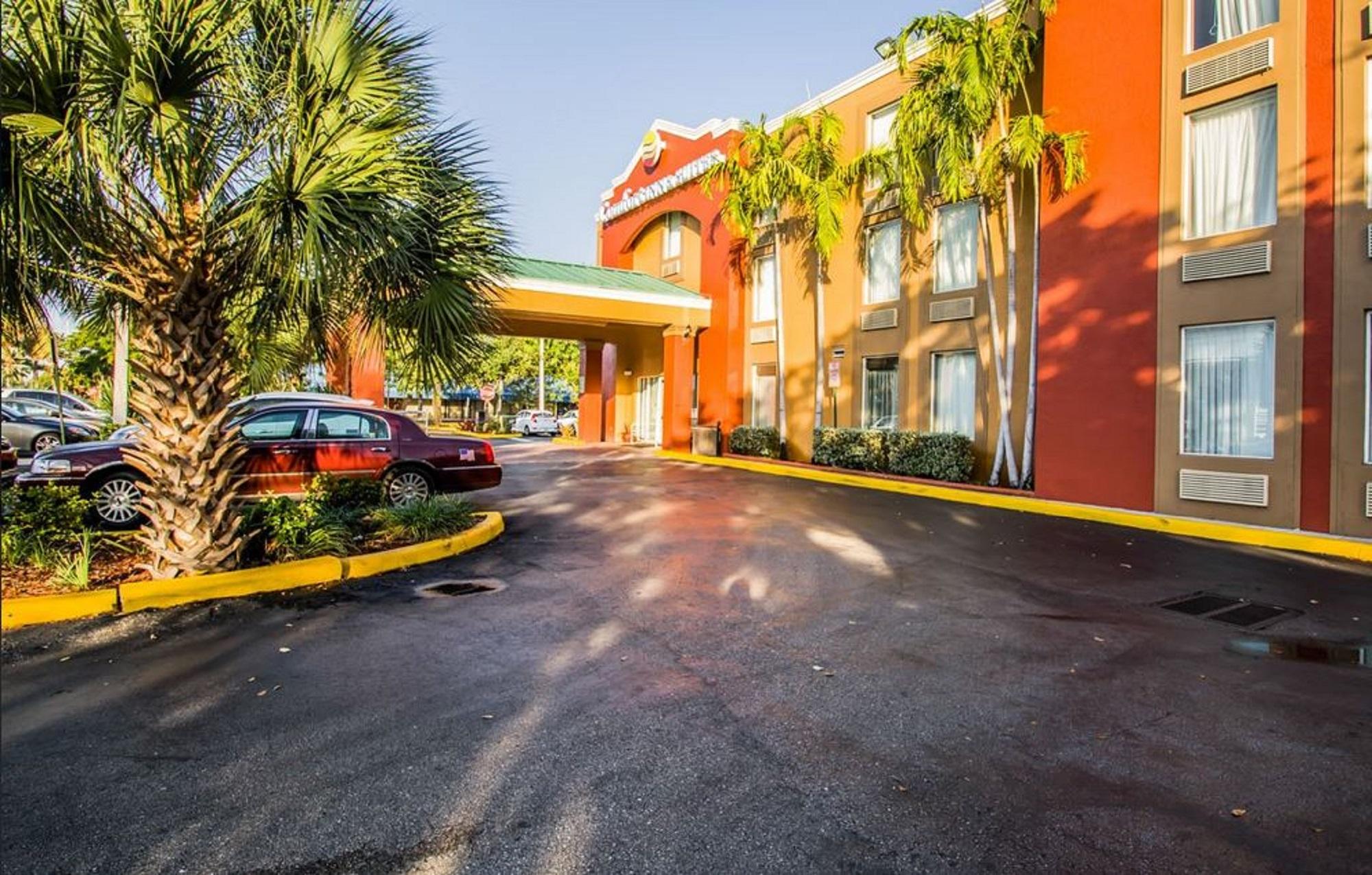 Comfort Inn & Suites Fort Lauderdale West Turnpike Lauderdale Lakes Exterior foto