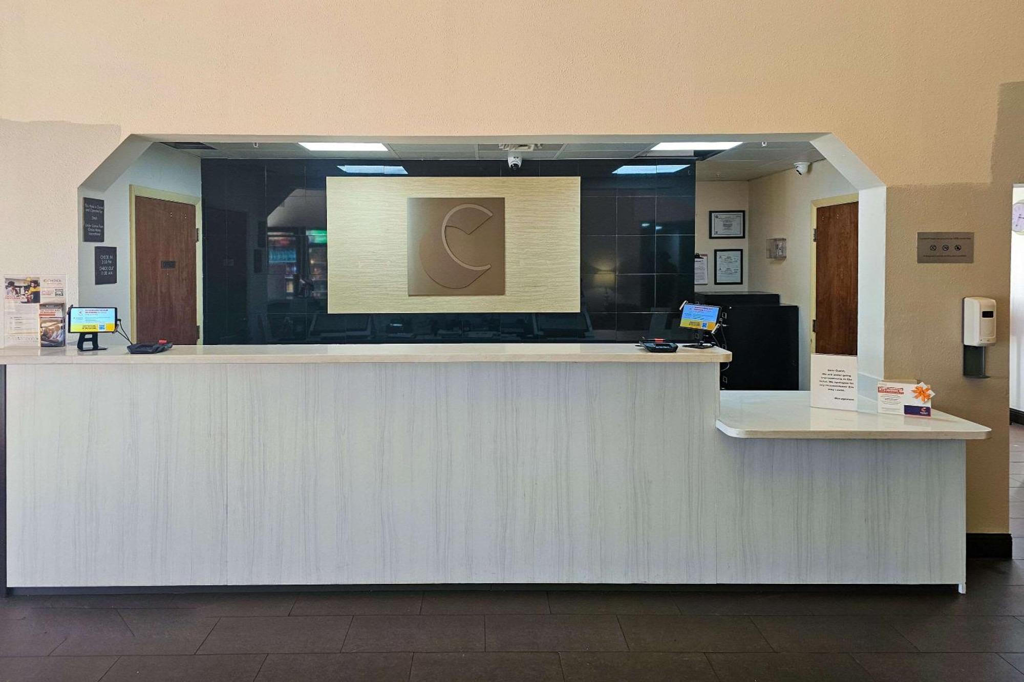 Comfort Inn & Suites Fort Lauderdale West Turnpike Lauderdale Lakes Exterior foto
